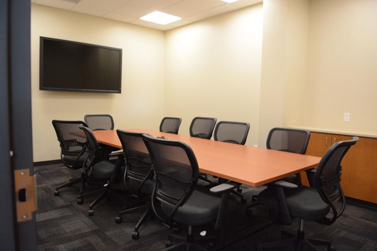 012121-port-news-chair-office-03