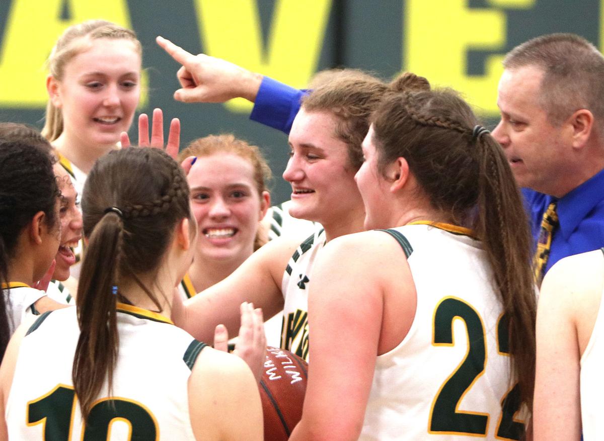 Girls Hoops Wilke Reaches 1 000 Career Points In Beaver Dam S Win