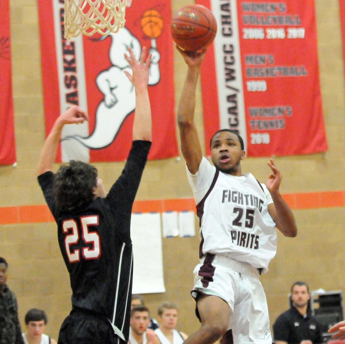 College Men S Basketball Uw Baraboo Nearly Pulls Off Comeback In
