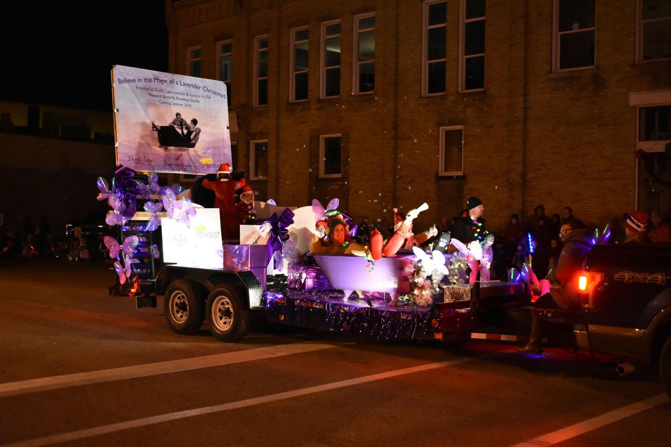 The Baraboo Holiday Light Parade is today at 6 p.m.; see photos and