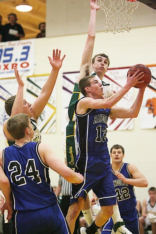 Division 5 boys basketball sectional semifinal: Rockets find range ...