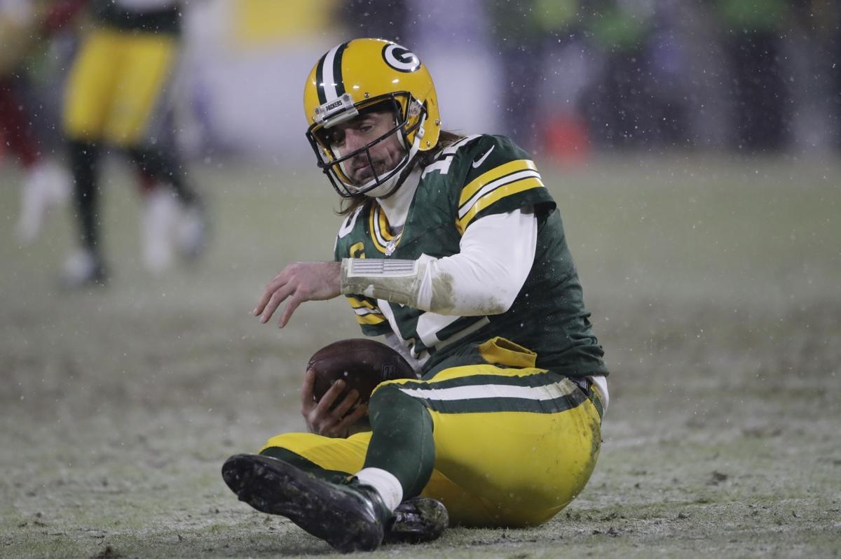 Packers elevate QB Kurt Benkert, sign QB Danny Etling to practice