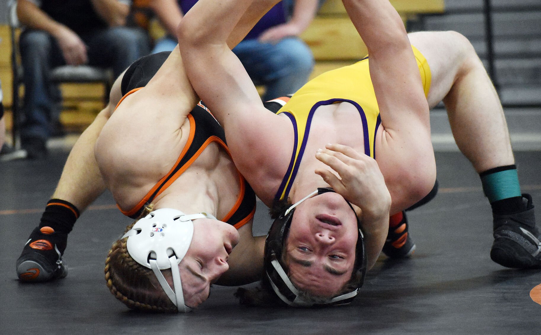 Poynette senior wrestler Cash Stewart begins march to Kohl Center with regional title photo