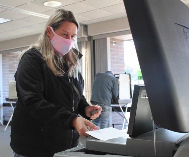 Kim casts ballot