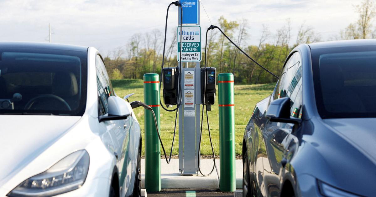 Photo: Wiscnews.com FILE PHOTO: Electric vehicles in the parking lot of the Ultium Cells facility in Lordstown, Ohio