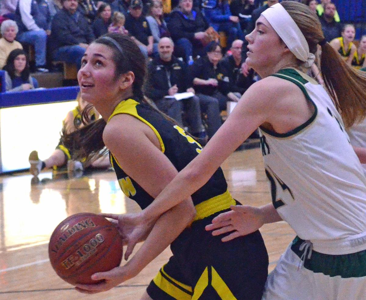 Girls Hoops Laconia Pressures Waupun Into 52 40 Loss In D3