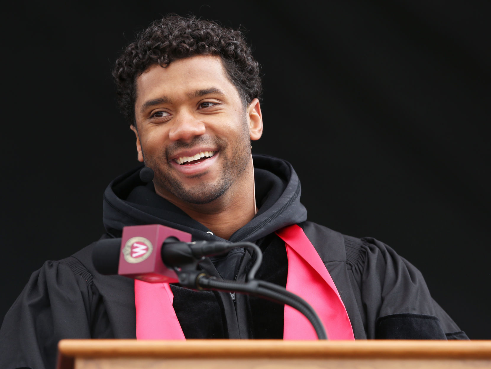 Video: Former Badgers Quarterback Russell Wilson Gives Commencement ...