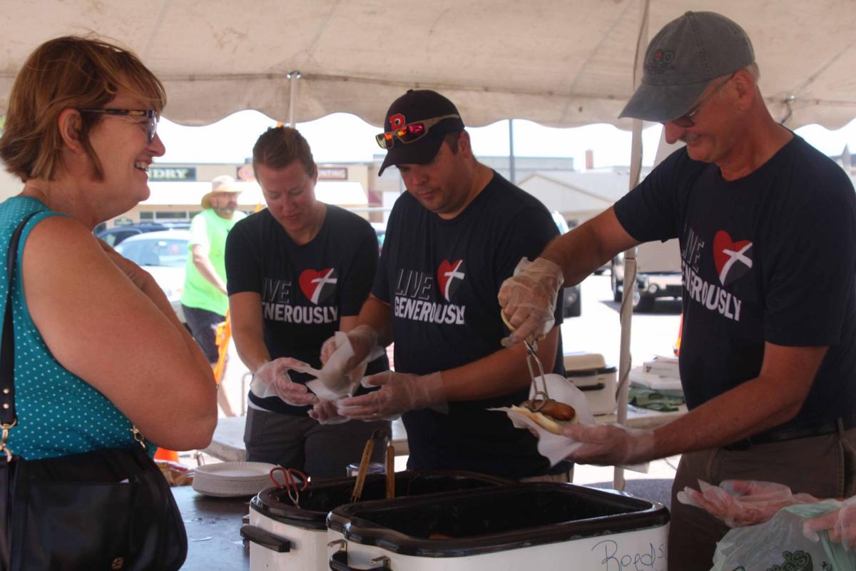 Reedsburg Brat, Bash and Dash hopes to sell over 3,000 brats Regional news