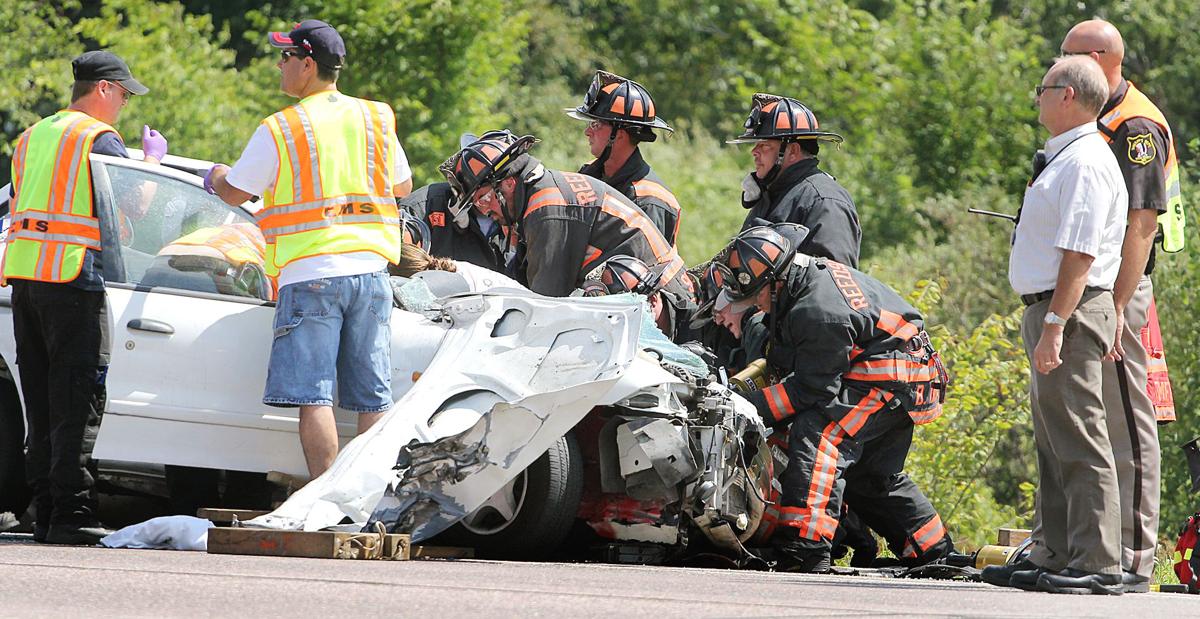 Crash closes Highway 33 east of Reedsburg Regional news
