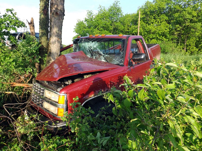 Reedsburg men injured in crash