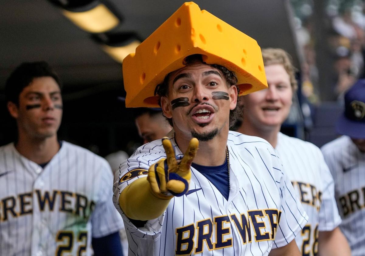 Brewers Manager: Latest on Rowdy's freak accident, Miley on IL