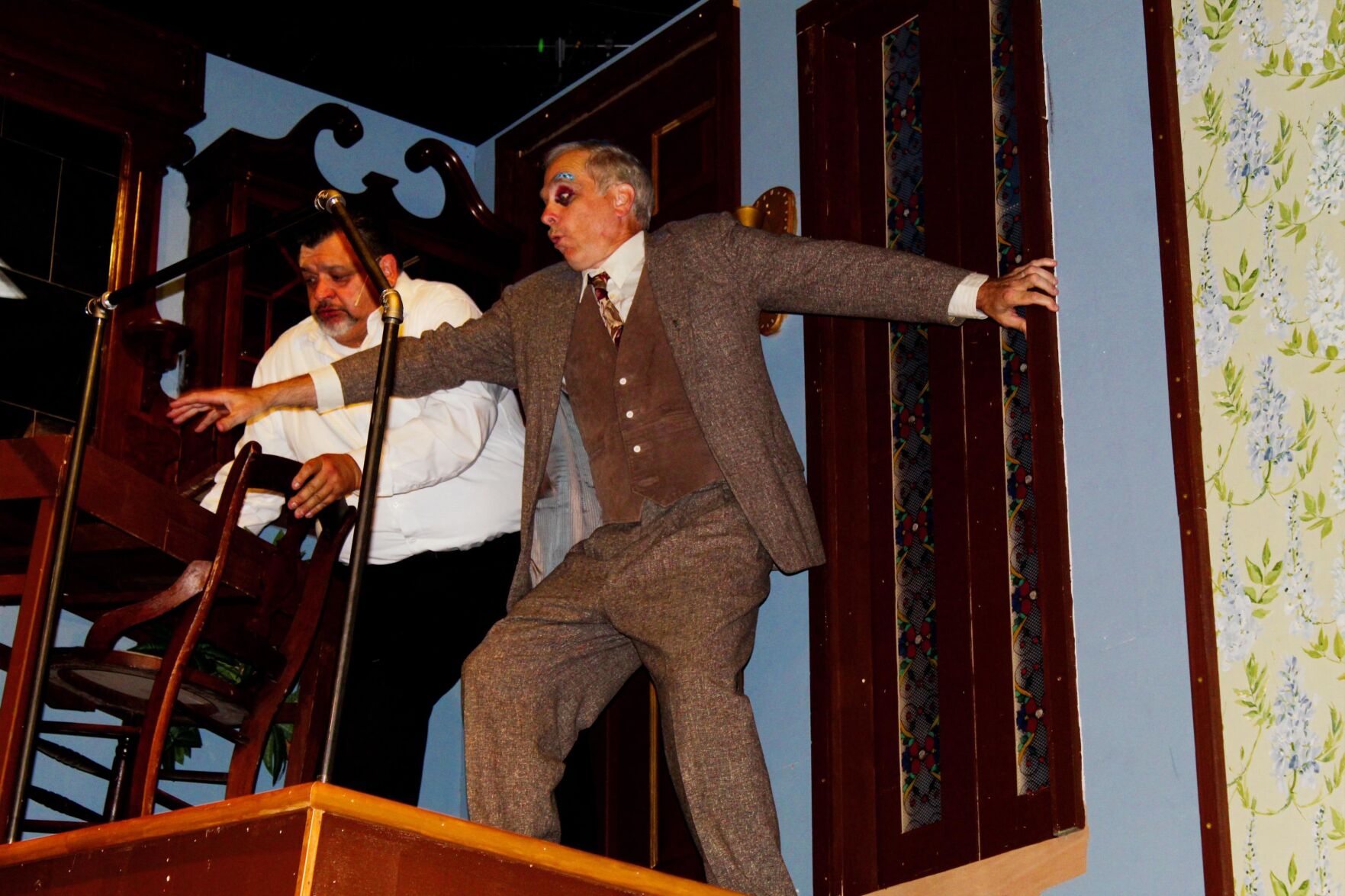 Beaver Dam theatre has a blast with 'The Play Goes