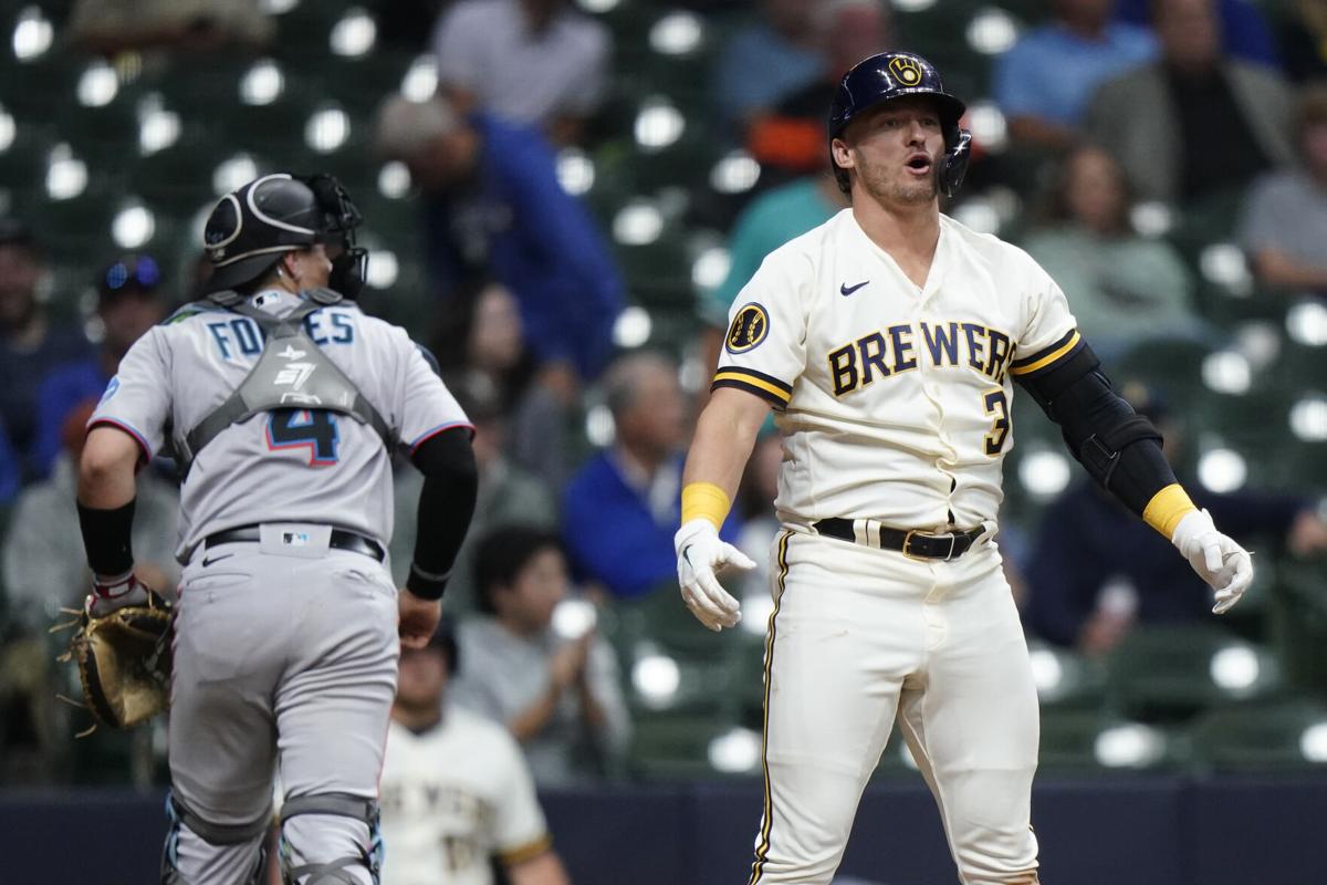 In the middle of it: Adames, Turang boosting Brewers on both sides