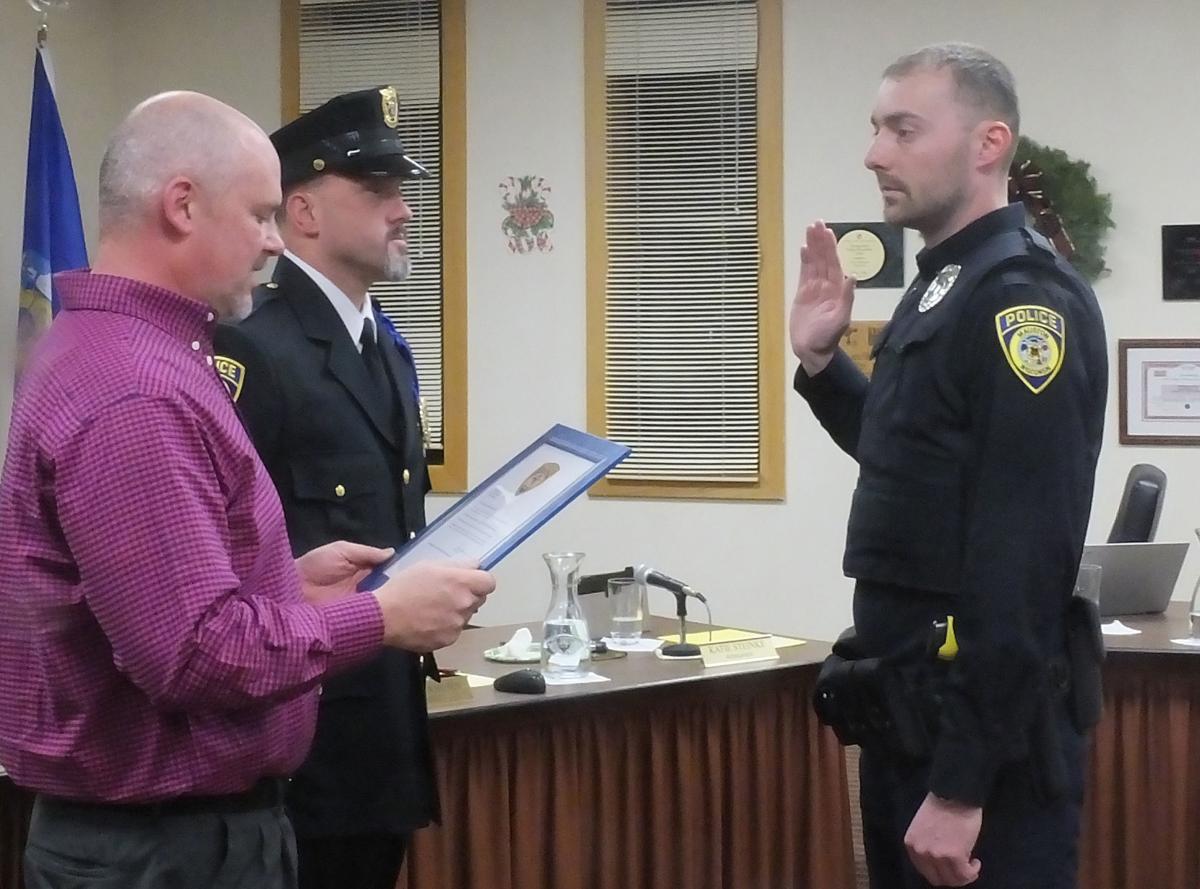 Mauston hires new police officer Regional news