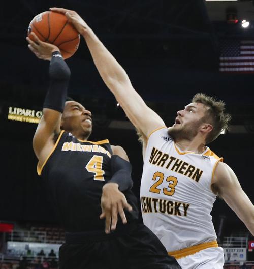 Men S College Hoops Uw Milwaukee S Cinderella Run Ends One Win Short Of The Big Dance College Wiscnews Com