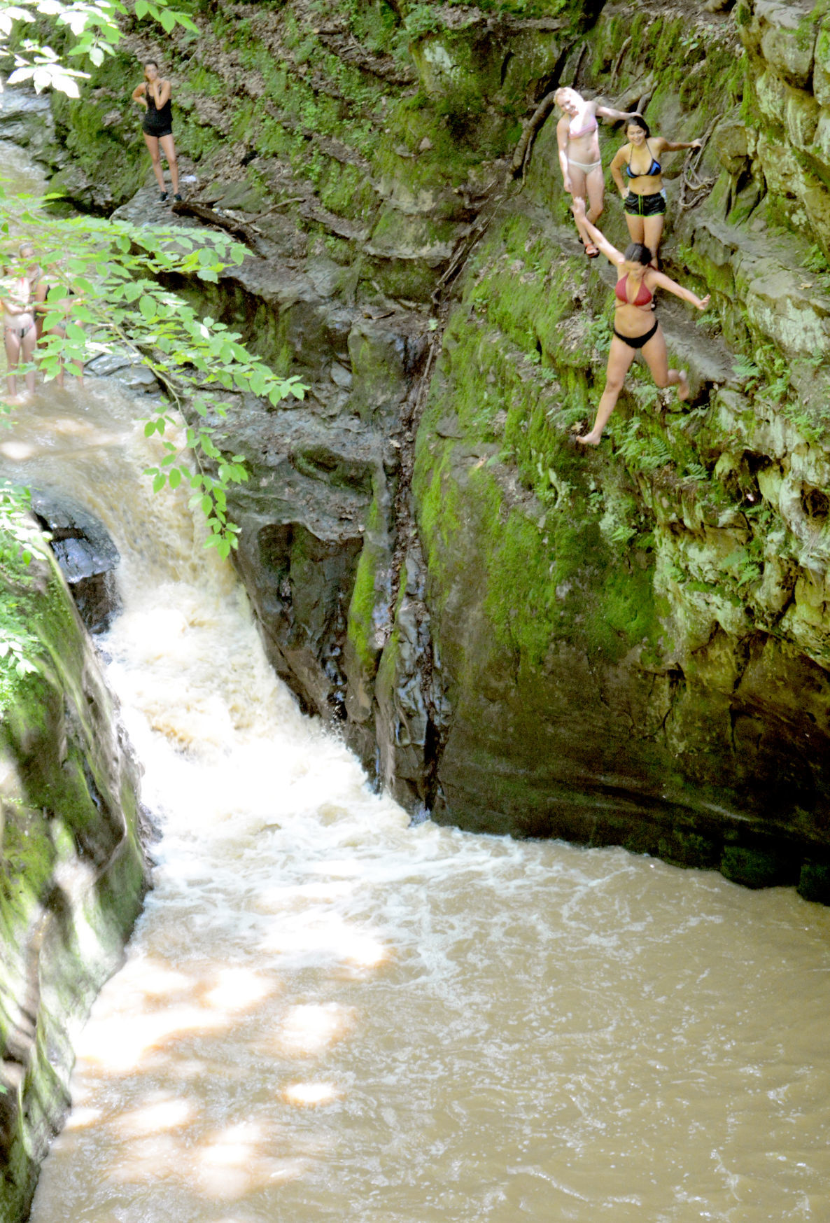 Baraboo rope rescue team responds to fall at Pewit's Nest | Regional ...