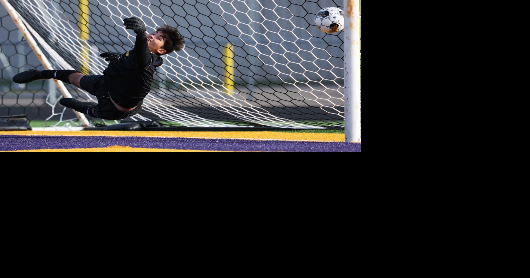7 WiscNews area boys soccer players to know this season