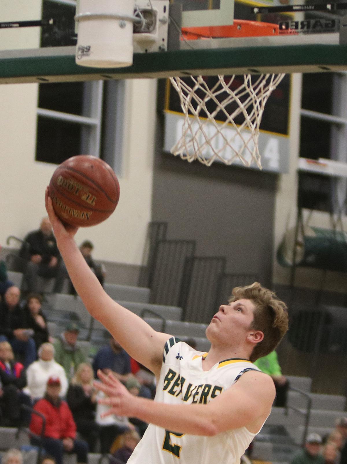 Boys Hoops Hot Shooting Waunakee Cans A Dozen 1st Half 3s In Rout Of Beaver Dam Boys Basketball Wiscnews Com