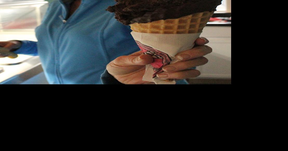 Reedsburg ice cream shop opens for season