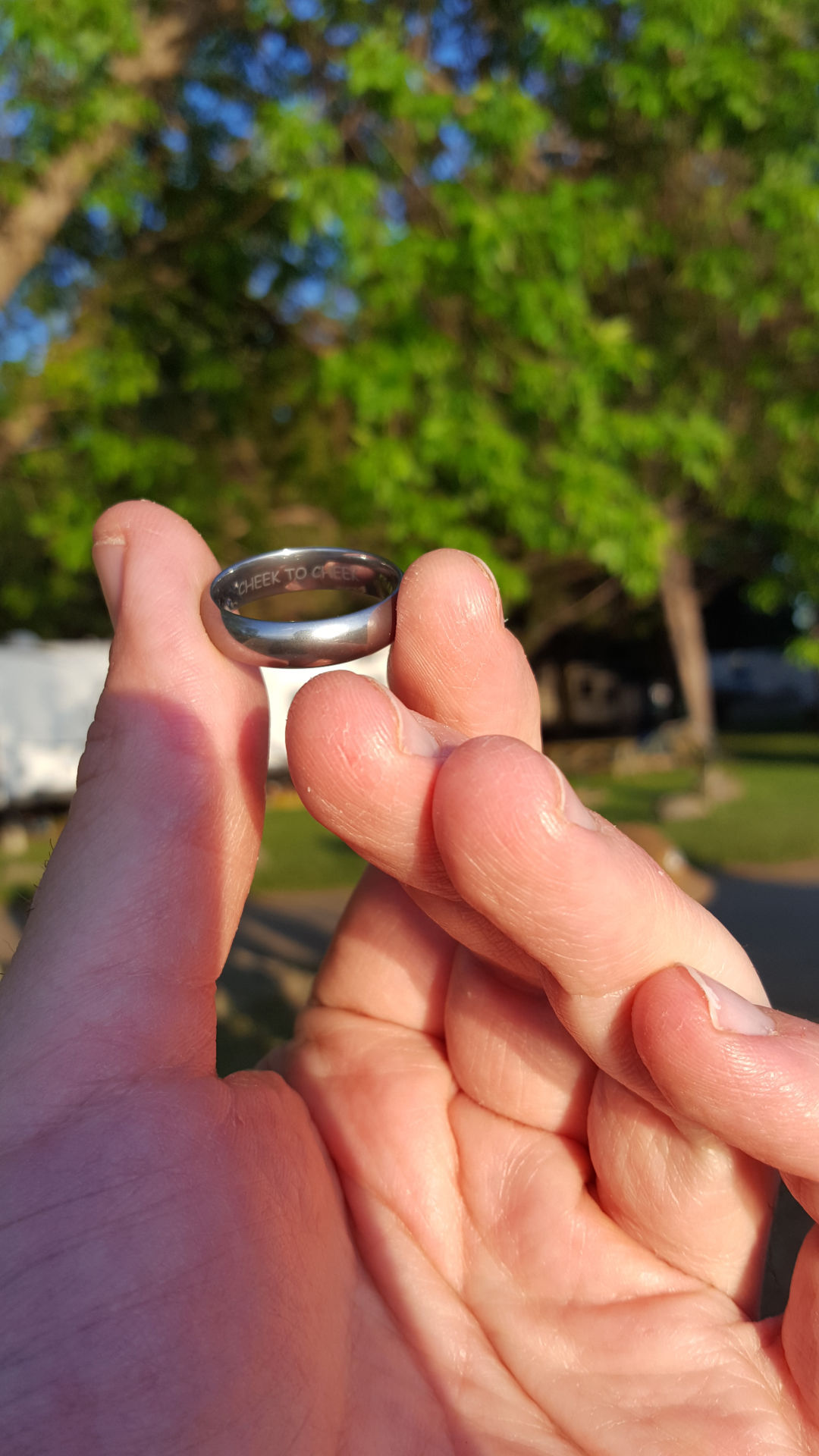 wedding ring finder