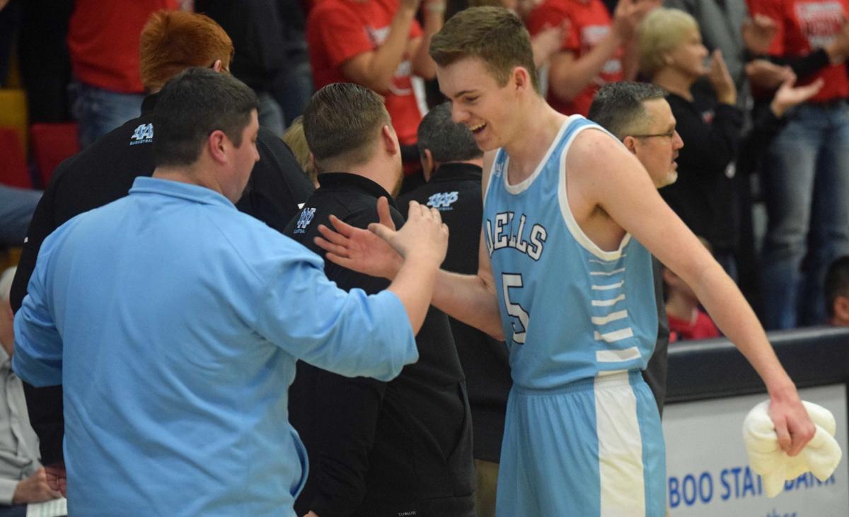 Prep Basketball Wisconsin Dells Boys Deal With State Tournament