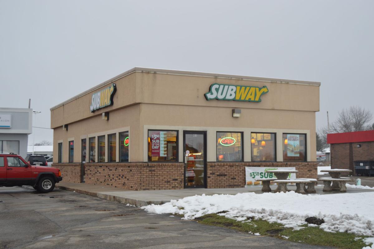 Man with knife robs Columbus Subway Regional news