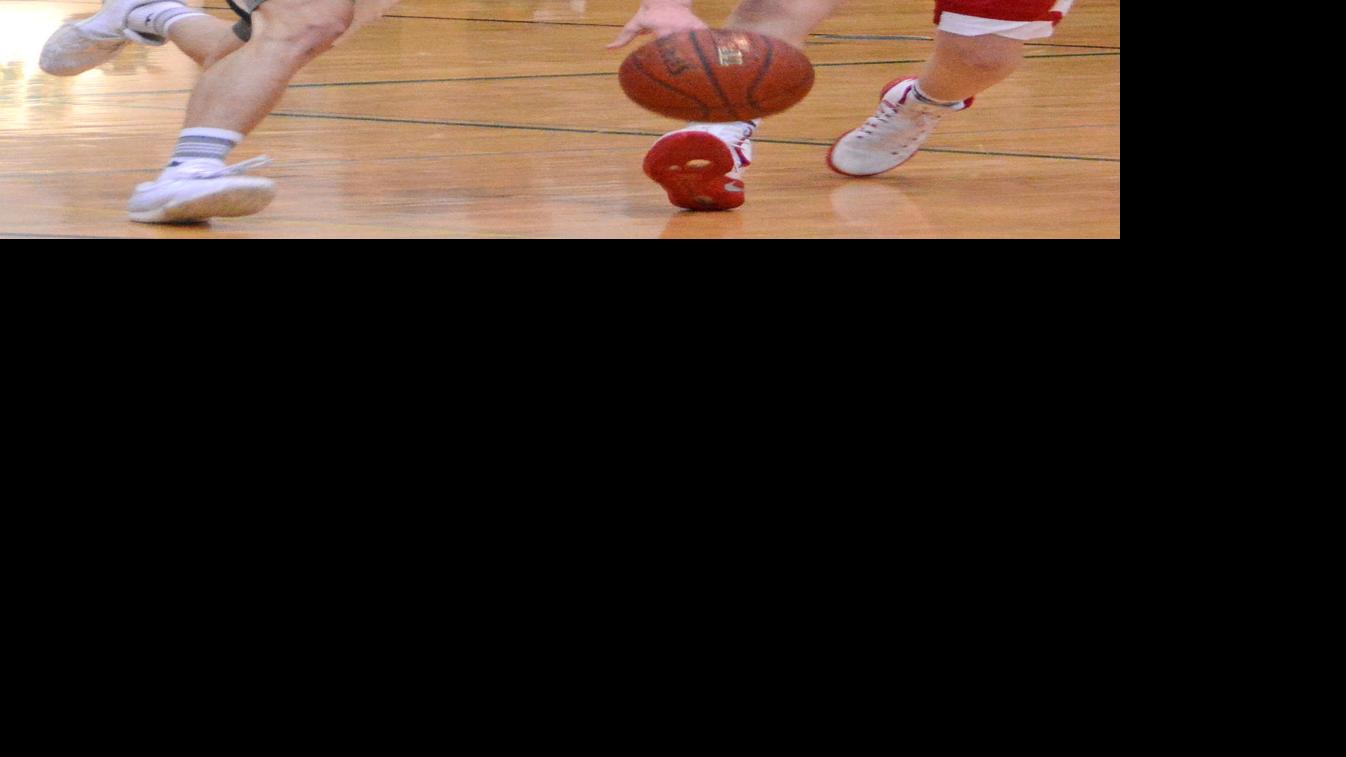 Boys Hoops Defense Senior Leadership Lift Beaver Dam To 54 43 Win Over Mount Horeb Basketball Wiscnews Com