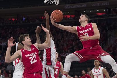 Badgers Men S Basketball Wisconsin Moves Up To No 10 In Latest