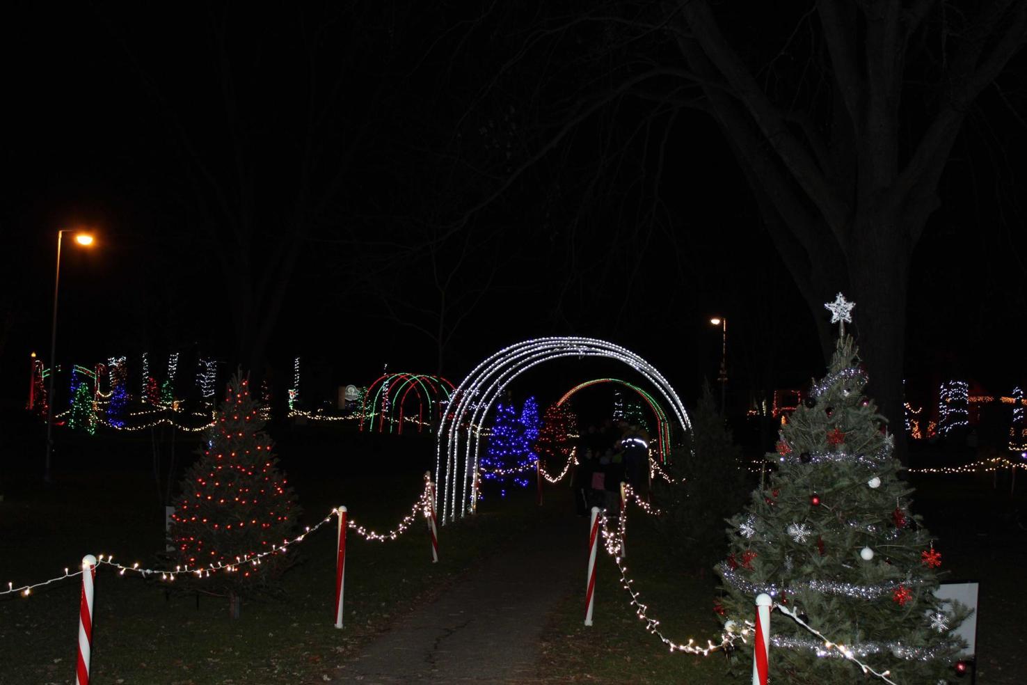 Beaver Dam's Swan City Park lit up for the Christmas season | Regional