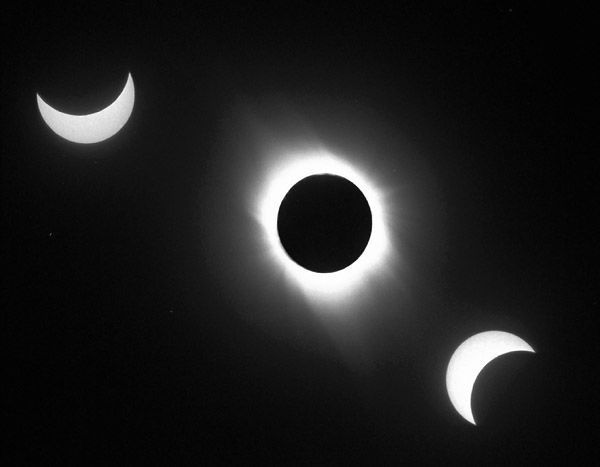 Lunar eclipse to be visible in Pakistan on Monday Lunar eclipse to be visible in Pakistan on Monday