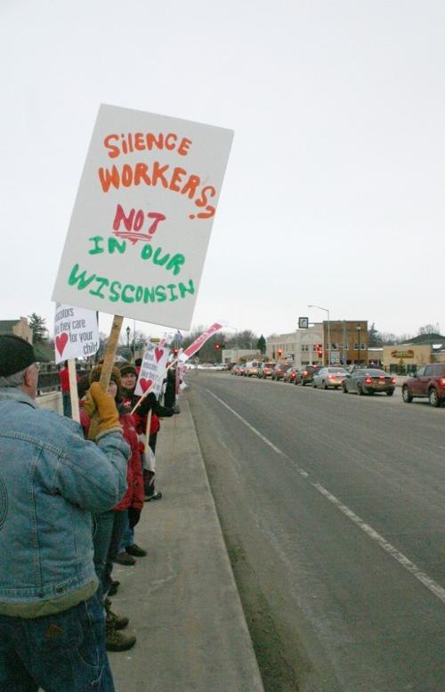 Teachers: Walker's proposal 'a union-busting bill'