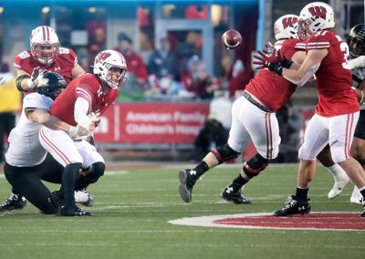 Tom Oates Badgers Offense Firing On All Cylinders Going