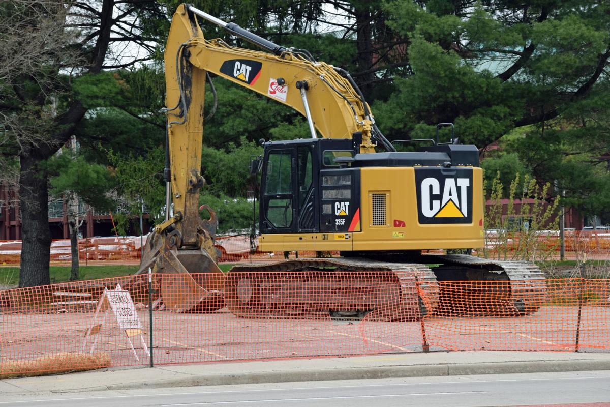 Longstanding Cheeze Factory building torn down in Lake Delton Regional news