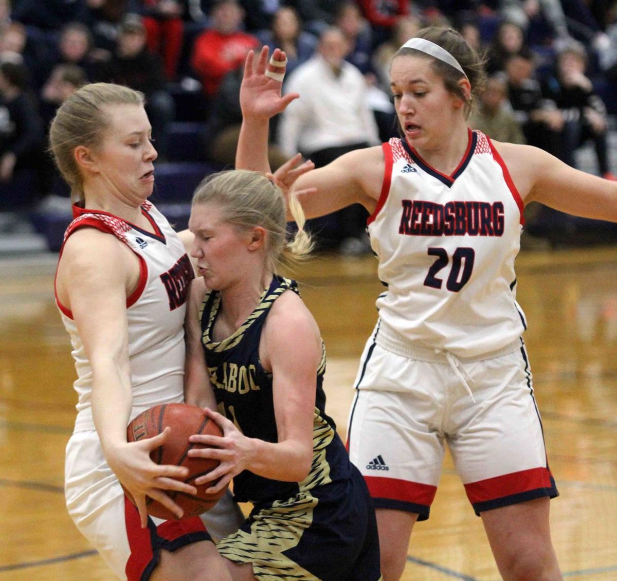 Prep Girls Basketball Baraboo Duo Can T Keep Up With Reedsburg