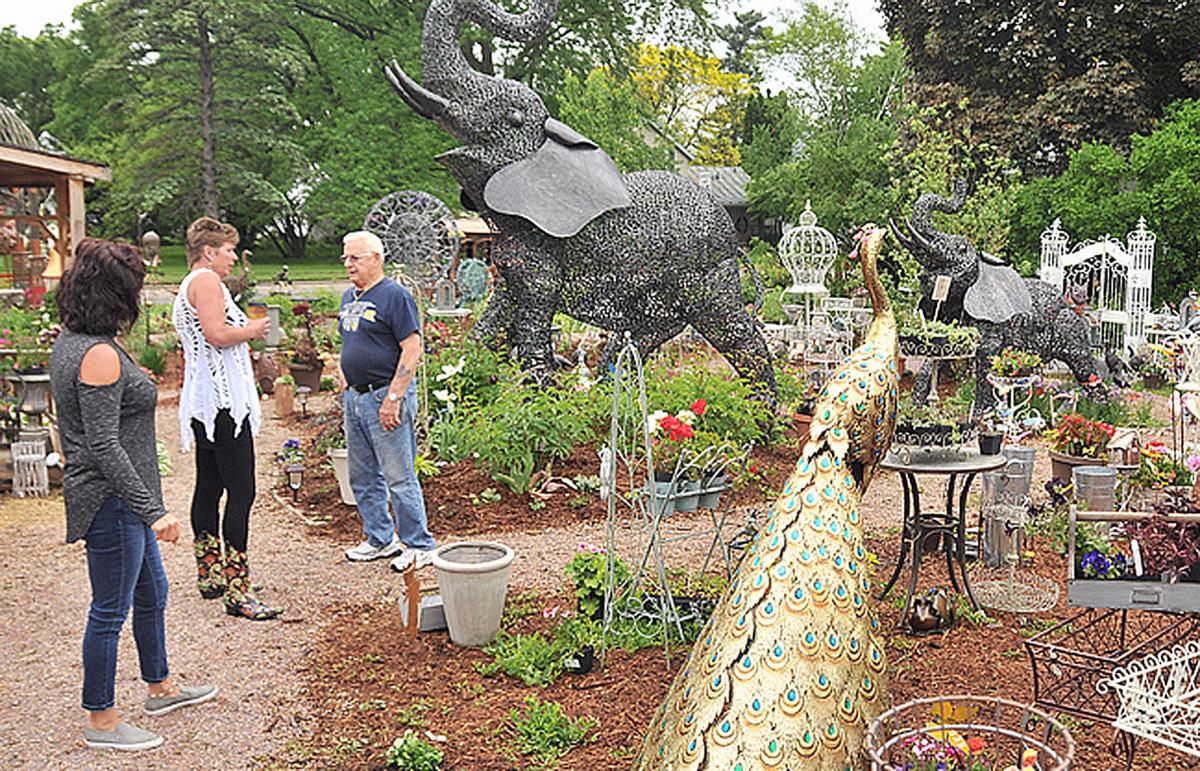Baraboo Garden Decor Store Stands Out Regional News Wiscnews Com