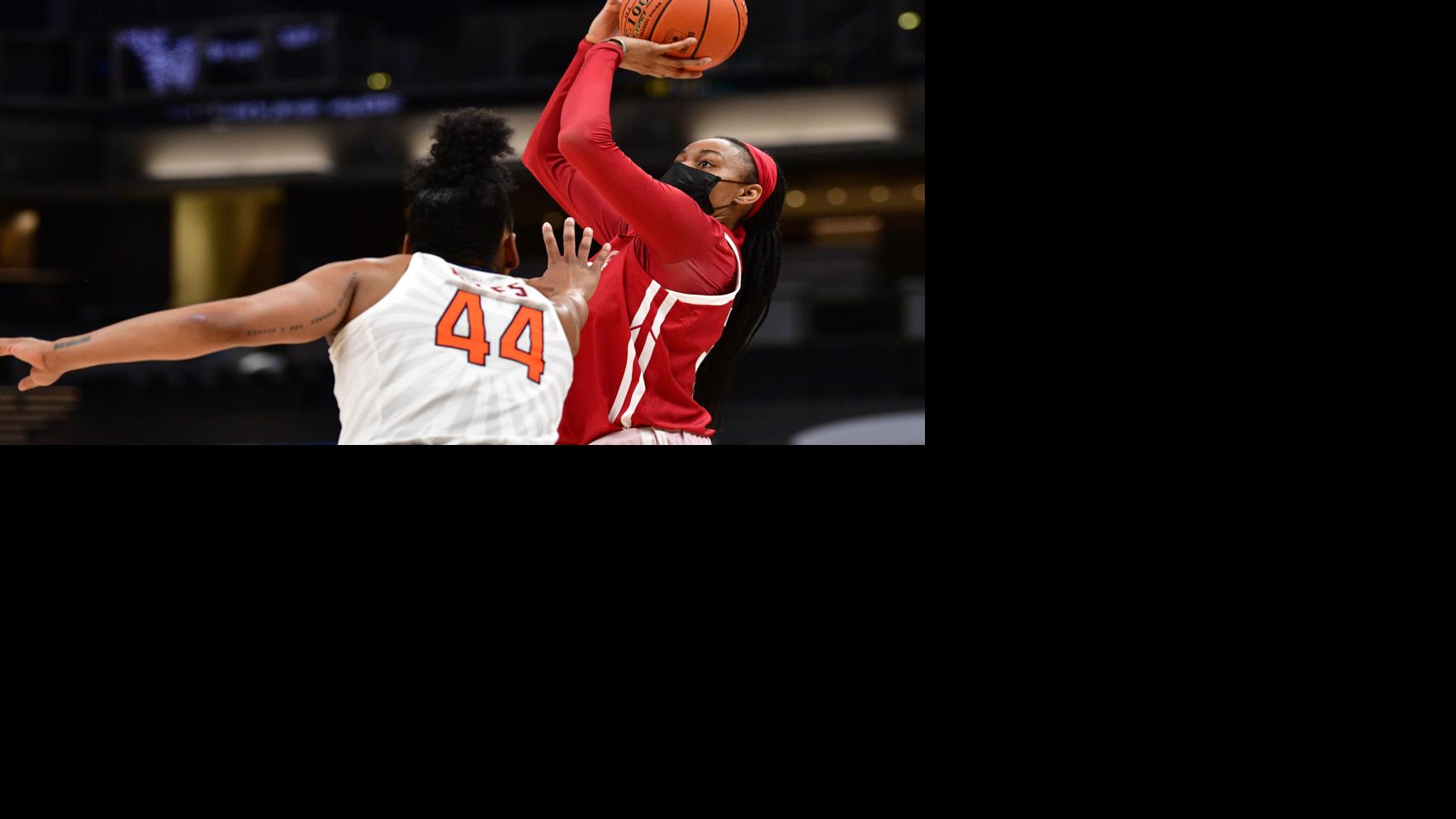 Badgers women's basketball coach Jonathan Tsipis dismissed after lopsided loss to Illinois at ...