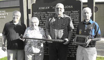 Hall-of-fame bat donated