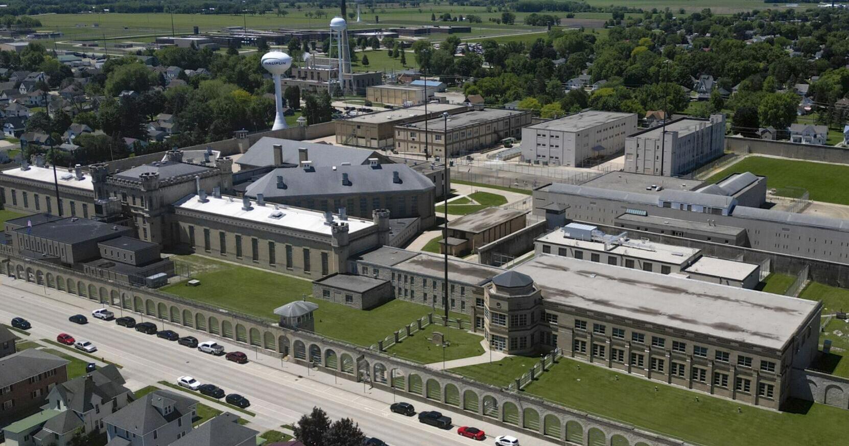 Charges against warden and guards renew calls to close Wisconsin's 'Shawshank'-like prison - Vimarsana News