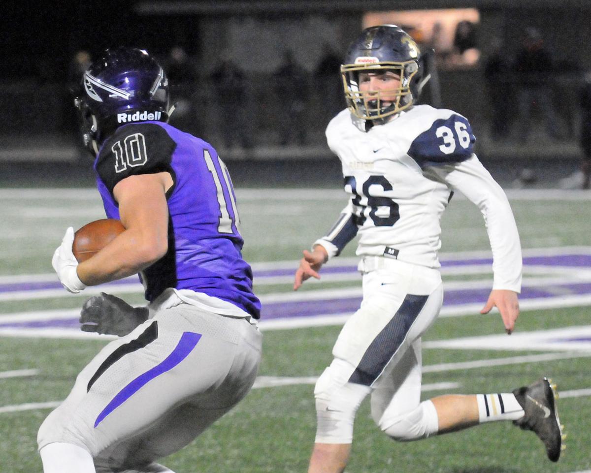 Prep Football Baraboo Holds Waunakee To Seven In First Half