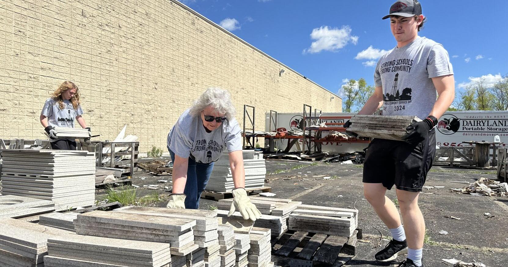 Portage organizations get help from Pardeeville students - Vimarsana News