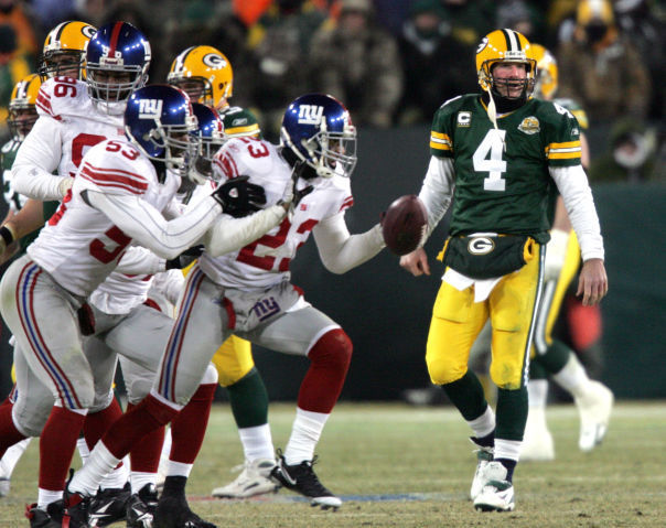 November 13, 2022: a Green Bay Packer fan, Frozen Tundra, during the NFL  football game between the Dallas Cowboys and the Green Bay Packers in Green  Bay, Wisconsin. Darren Lee/CSM/Sipa USA(Credit Image: ©