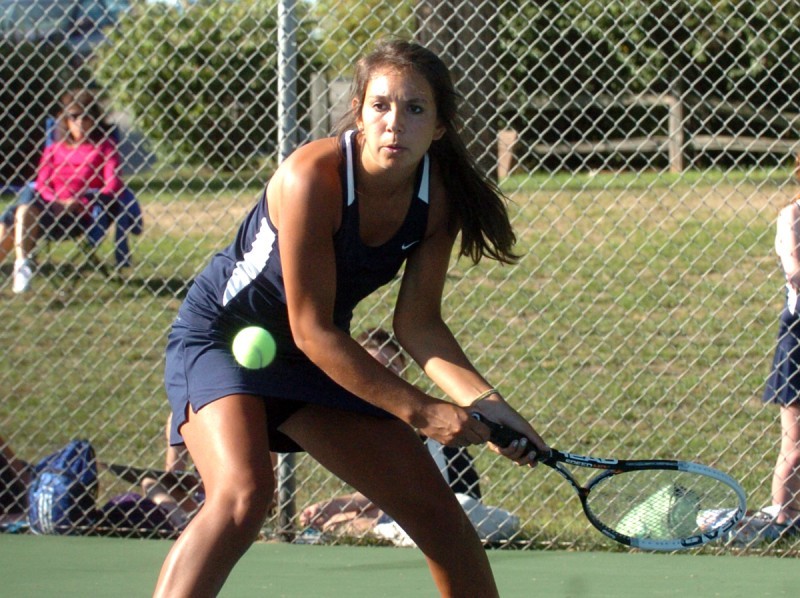 Girls Tennis: No Trouble For T-birds 