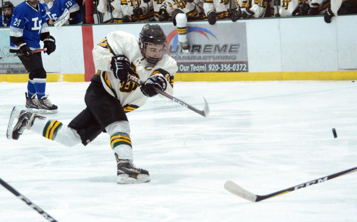 Boys Hockey Beaver Dam Upsets Fond Du Lac In Division 1 Regional Finals To Advance To Sectionals Hockey Wiscnews Com