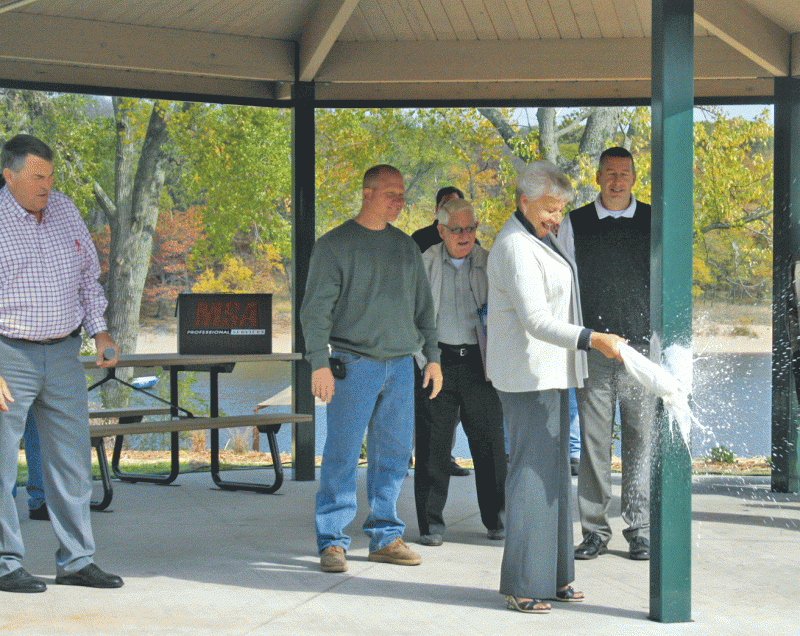 Lake Delton dedicates park Regional news