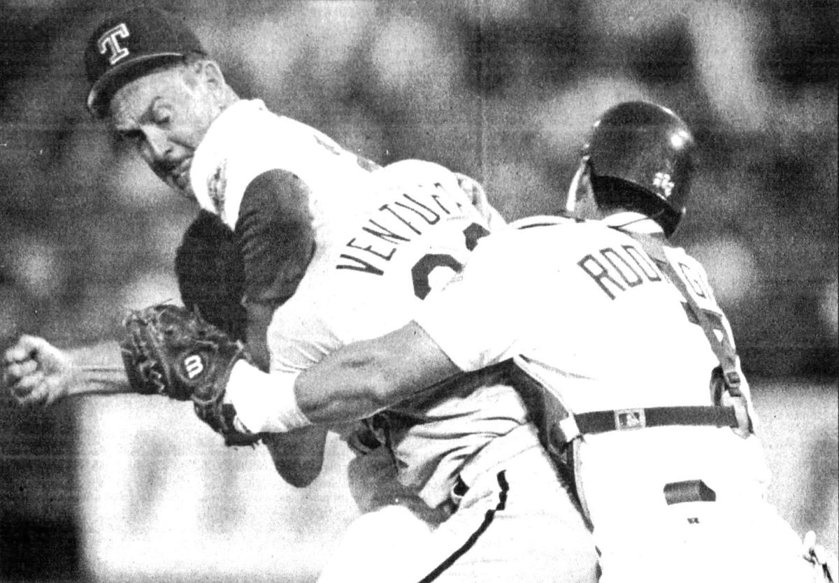 Nolan Ryan fights Robin Ventura (August 4, 1993) 