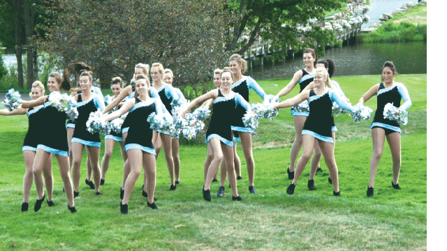 Wisconsin Dells High School cheerleaders perform | | wiscnews.com