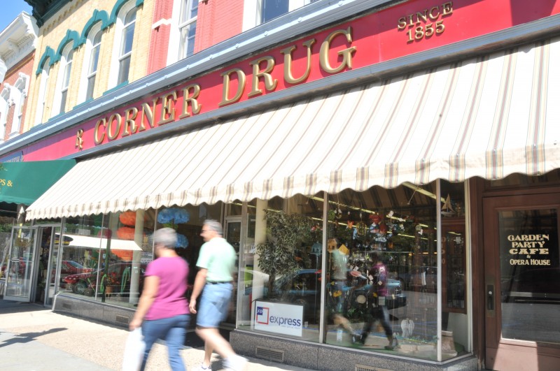 A PENNEY FOR HER SHOP Fritsch’s Corner Drug to add kiosk for national