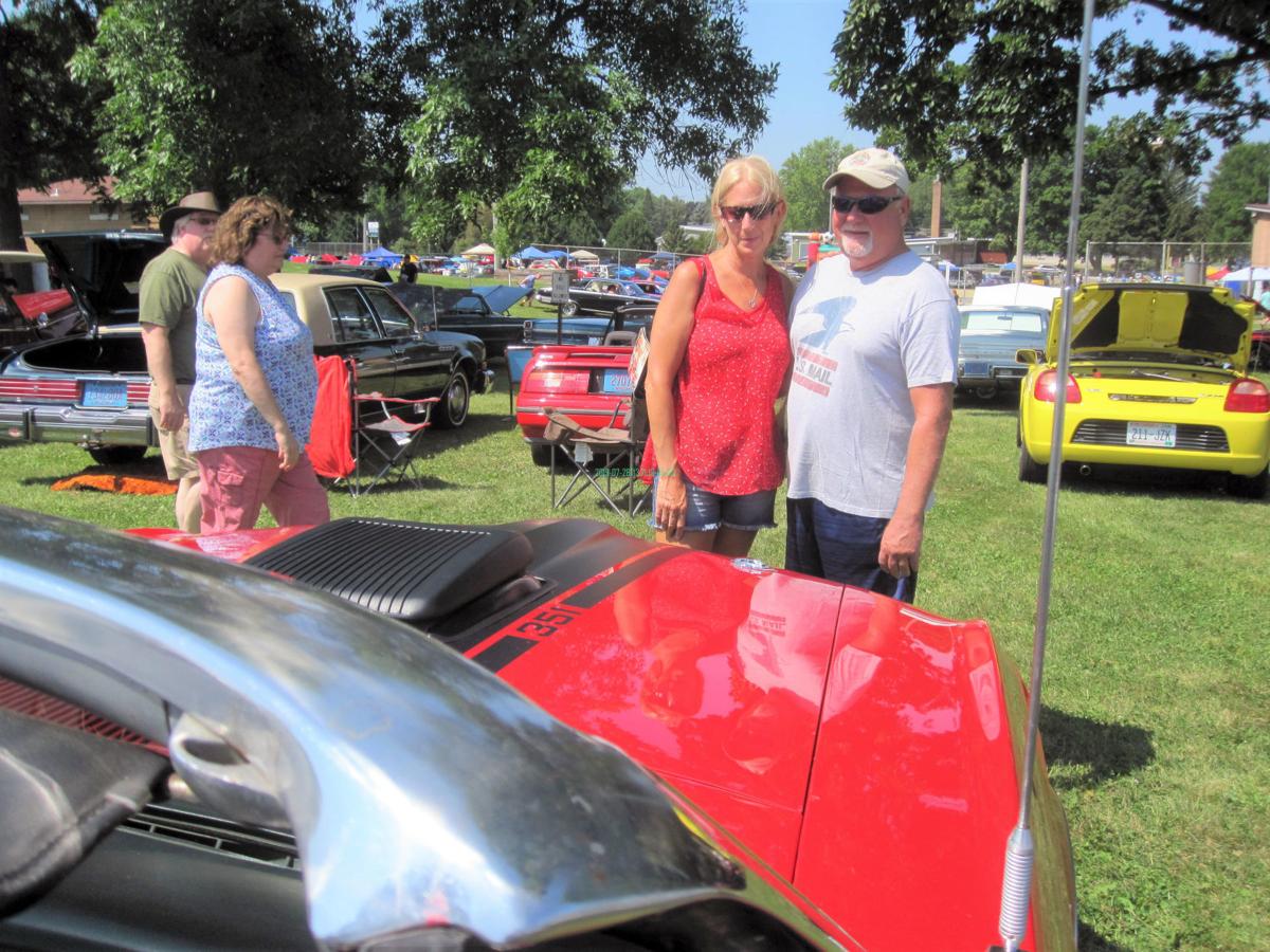 More Than 200 Vehicles Shown At Fox Lake Antique Car Show Regional News Wiscnews Com