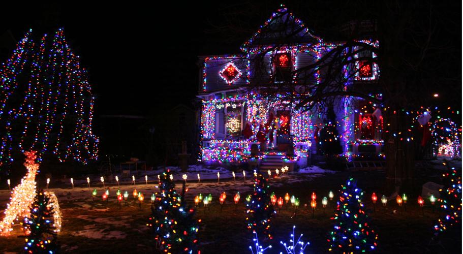 Omen's house at night with decorations (copy)