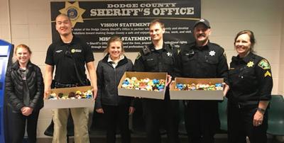 4-H thanks officers for service with cupcakes
